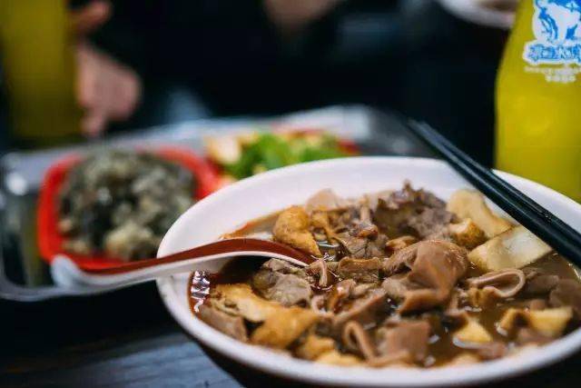 舌尖上的中国小吃——卤煮火烧北京传统特色小吃